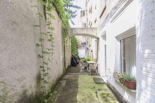 Gemeinsamer Hof - 1 Zimmer Einfamilienhaus zum Kaufen in Stuttgart