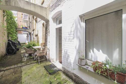 Gemeinsamer Hof - 1 Zimmer Einfamilienhaus in Stuttgart