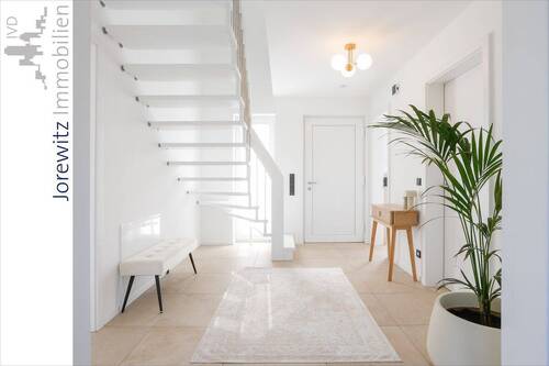 015 - Eingangsbereich - Ansicht 1 - 