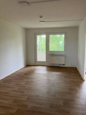 Wohnzimmer - 3 Zimmer Etagenwohnung zur Miete in Gera