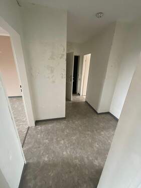 Flur - Etagenwohnung mit 67,80 m&sup2; in Verden (Aller) zur Miete