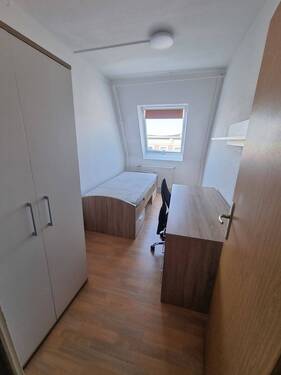 Kinder- oder Arbeitszimmer - 