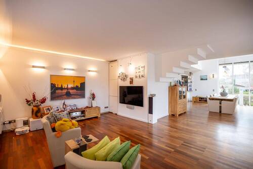 Wohnzimmer - Einfamilienhaus mit 285,10 m² in Berlin zum Kaufen