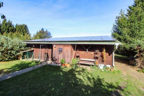 Schuppen mit PV Anlage - 