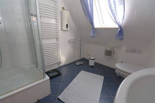 Badezimmer Dachgeschoss - 