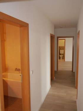 Flur - 4 Zimmer Etagenwohnung zum Kaufen in Husum