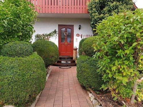 Hauszugang - Platz für zwei Generationen oder auch für eine große Familie !