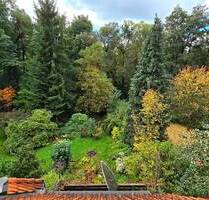 Wohnen im Grünen – charmante Doppelhaushälfte mit großem Garten, Atelier & Sauna in Dresden-Schönfeld