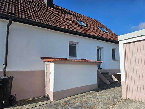 Ansicht Eingang hinten - Einfamilienhaus mit 100,00 m² in Heidenheim zum Kaufen