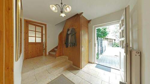 03_Diele - 8 Zimmer Einfamilienhaus in Schöffengrund