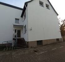 Burgwedeler Str. 42 - nahe Autobahn und nahe Zentrum Bothfeld, helle BüroPraxis mit Balkon, 2 Stellplätze, Keller oder als Wohnung - Hannover