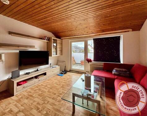 Wohn- & Esszimmer_fenster - Helle 2,5-Zimmer- Dachgeschosswohnung mit Loggia in stadtnaher Lage von Balingen!