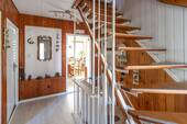 EG Eingangsdiele mit Treppe zum DG - 