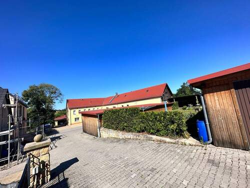 gepflasterte Zuwegung - 