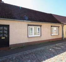 Wohnen in urbaner Lage: Reihenmittelhaus mit 3 Räumen in Gnoien