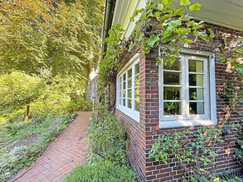 Außenansicht.jpg - 6 Zimmer Einfamilienhaus in Hamburg