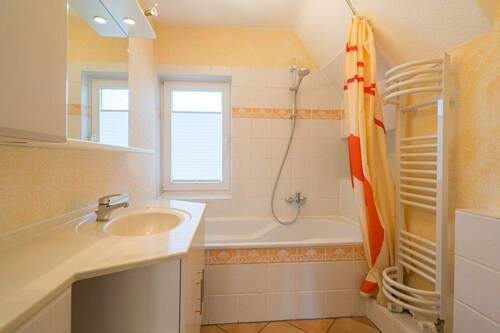 Badezimmer im Obergeschoss - 