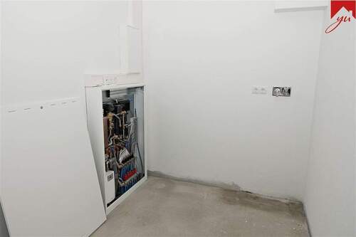 Abstellraum mit Waschmaschinenanschluss - 