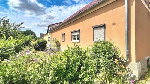 Vorgarten - 6 Zimmer Bauernhaus, Landhaus zum Kaufen in Vierlinden