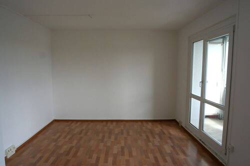 Wohnzimmer (2) - 3 Zimmer Etagenwohnung in Dessau-Roßlau