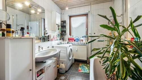 1. OG Badezimmer 2 - 