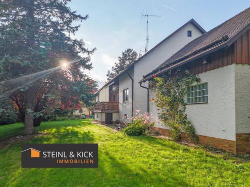 Wohnhaus in familienfreundlicher Lage - Haus für ein bis zwei Familien in Lintach