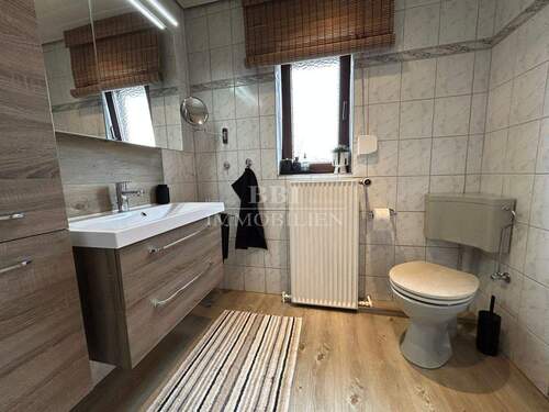 Modernes Gäste-WC - 