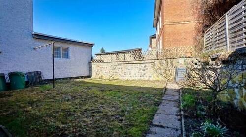 Garten hinter dem Nebengebäude - 