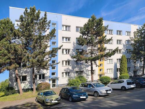 Hausansicht (2) - ERDGESCHOSSWOHNUNG mit DUSCHBAD
