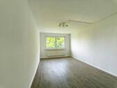 Wohnzimmer - 3 Zimmer Etagenwohnung zur Miete in Borna