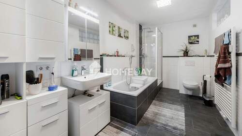 1. OG Badezimmer 1 - 