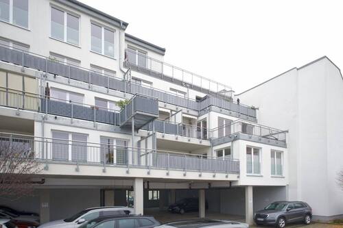 Hausansicht - 5 Zimmer Etagenwohnung in Rostock