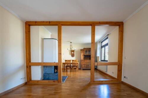 Zimmer mit Kamin im EG - 