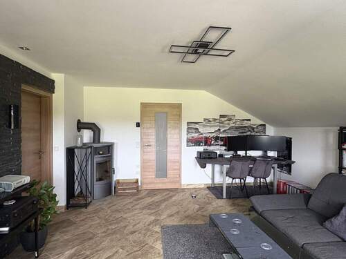 Wohnzimmer - 3 Zimmer Etagenwohnung zum Kaufen in Schechen