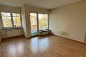 Schlafzimmer mit Zugang zum Balkon - 
