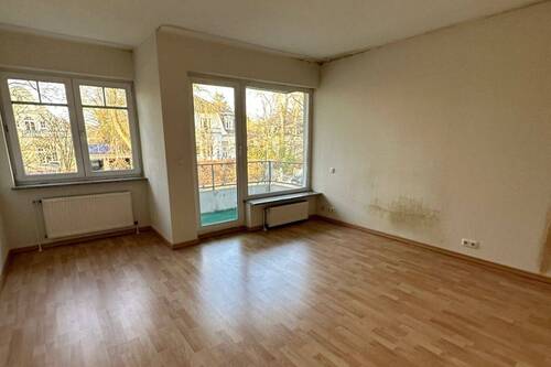 Schlafzimmer mit Zugang zum Balkon - 