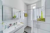 Badezimmer - Etagenwohnung mit 67,10 m&sup2; in Berlin zum Kaufen