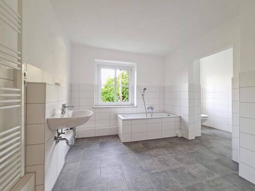 Bad (1) - Etagenwohnung mit 92,00 m&sup2; in Freiberg zur Miete