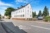 Hausansicht - Wohn- & Geschäftshaus mit 4 Einheiten, Gaststätte & 9 Stellplätzen in Bogel