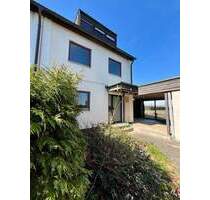 Traumhafte Lage in Nürnberg Thon: Schönes REH mit großem Garten und Garage