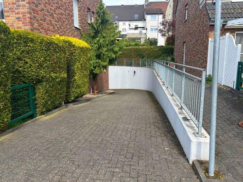Zufahrt TG - 