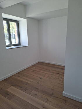 2. Raum (hinter der Tür) - 