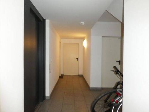 Flur zur Wohnung - 