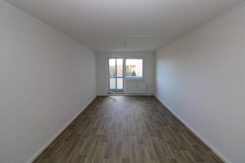 Wohnzimmer - 4 Zimmer Etagenwohnung in Freiberg