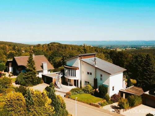 Bild 1 - Begehrte Höhenlage mit beeindruckendem Panoramablick auf Stadt Homburg und Umgebung!