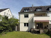 Blick vom Garten zur Terrasse - 1 Zimmer Reihenendhaus zum Kaufen in Düsseldorf
