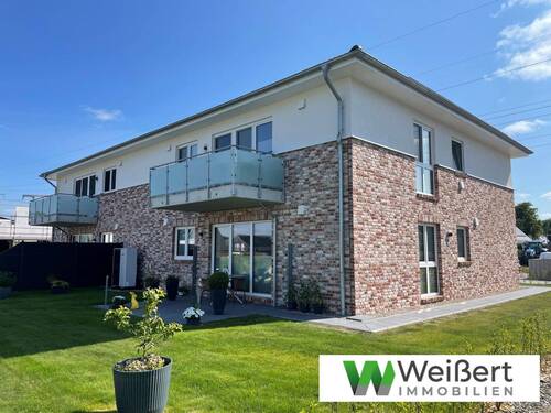 West-Ansicht - Wohnen bis ins hohe Alter! Neubau - Effizienzhaus 40 3-Zimmer-EG-Whg. mit Gartenanteil
