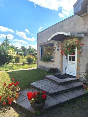 Treten Sie ein - 4 Zimmer Mehrfamilienhaus, Wohnhaus zum Kaufen in Schöneiche bei Berlin