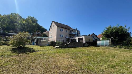 Garten - 8 Zimmer Mehrfamilienhaus, Wohnhaus zum Kaufen in Sulzbach-Rosenberg
