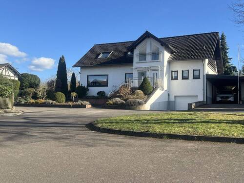 Hausansicht - 7 Zimmer Mehrfamilienhaus, Wohnhaus zum Kaufen in Meddersheim